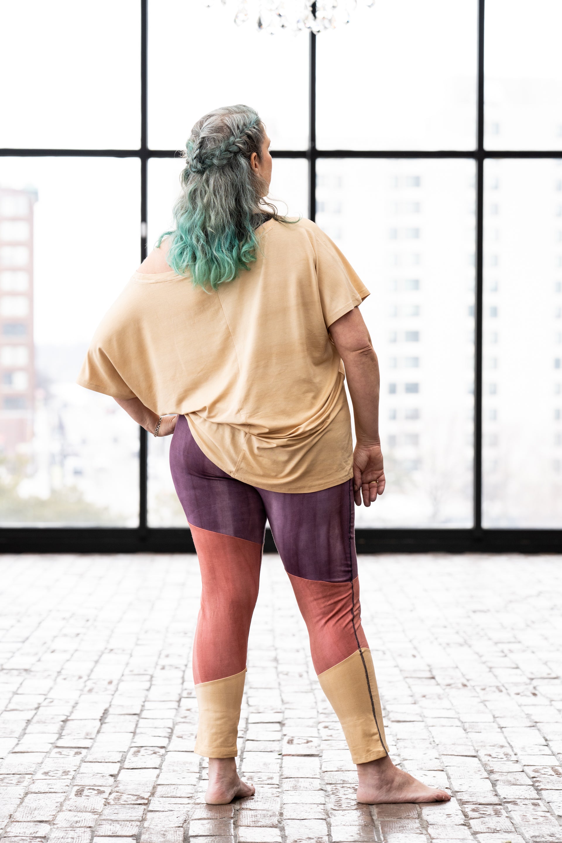 Harmony legging in Thistle, Blossom & Flax