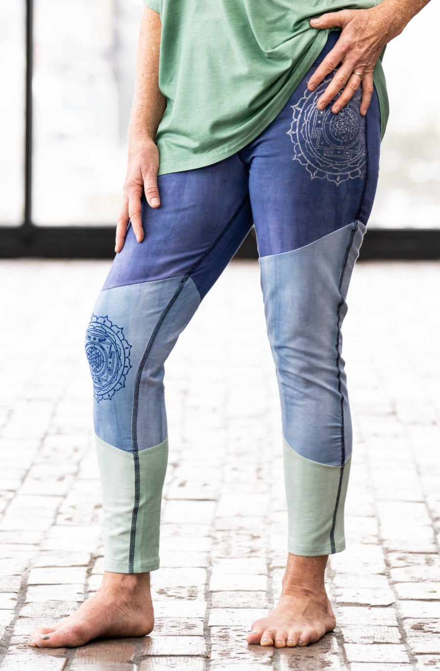 Harmony legging in Indigo, Breeze & Sage