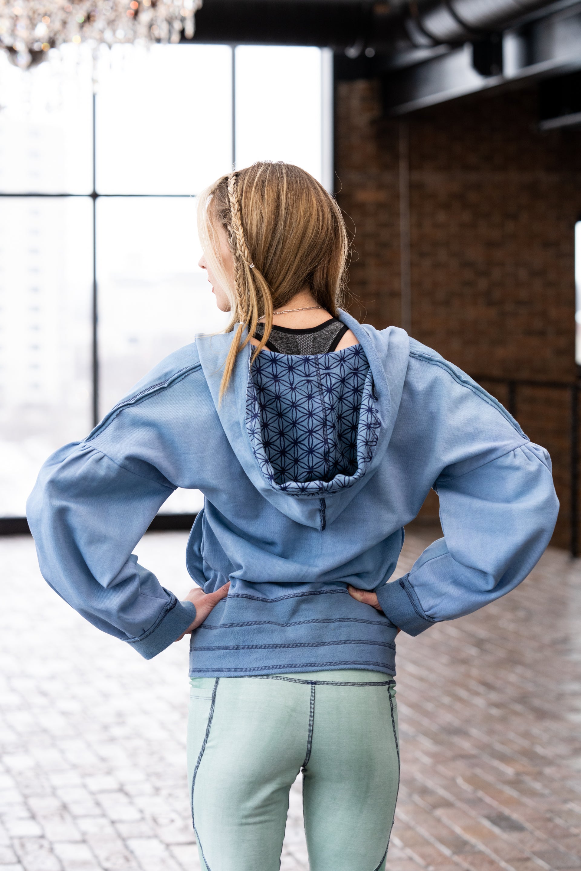 Symphony Sweatshirt in Breeze